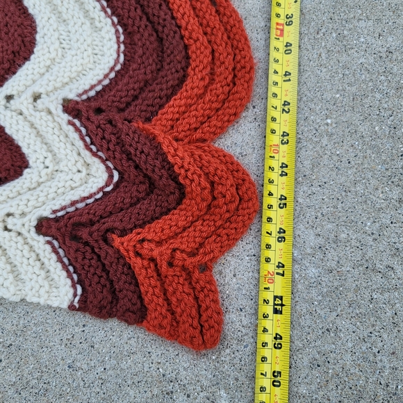 VINTAGE Scallop Edge Crochet Blanket - Picture 6 of 9